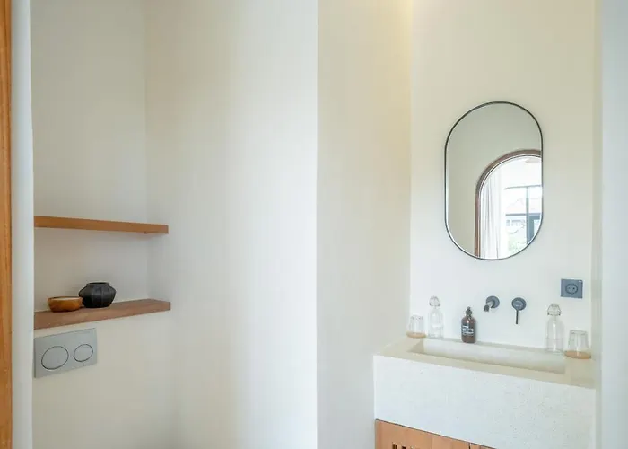 Benjita - Chic Mediterranean Retreat In Pererenan *
