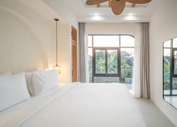 Benjita - Chic Mediterranean Retreat In Pererenan
