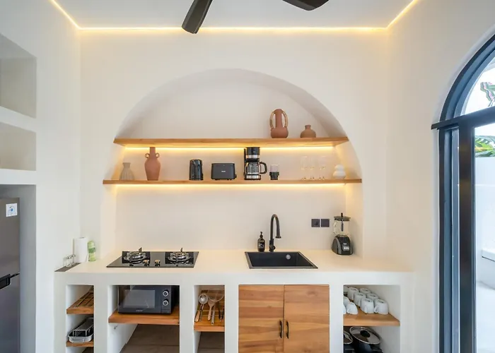 Benjita - Chic Mediterranean Retreat In Pererenan *