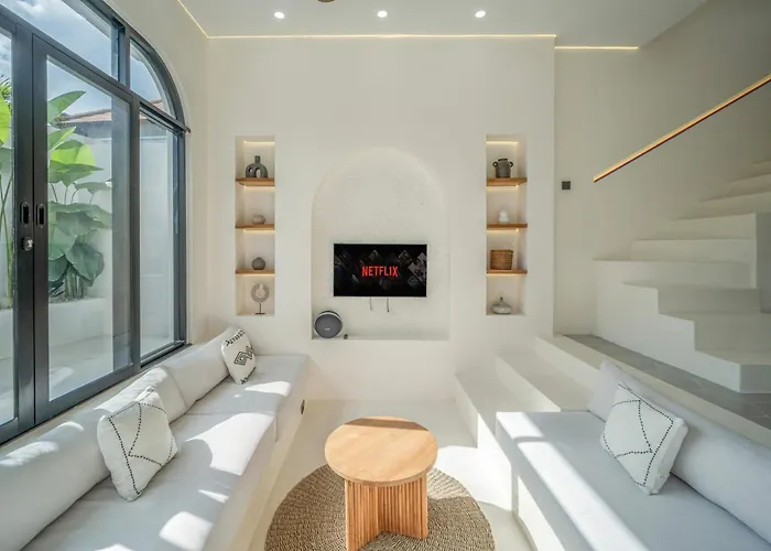 Benjita - Chic Mediterranean Retreat In Pererenan